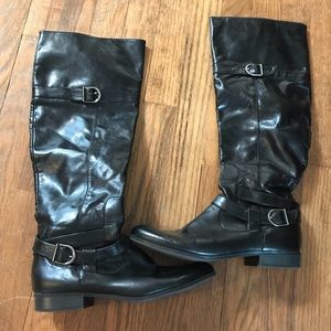 Size 8 black boots